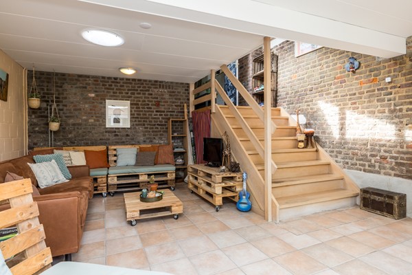 Foto - Verkocht: Unieke karakteristieke instapklare hoekwoning met maar liefst 235 m2 wonen én een vrij uitzicht op het groen in Simpelveld.